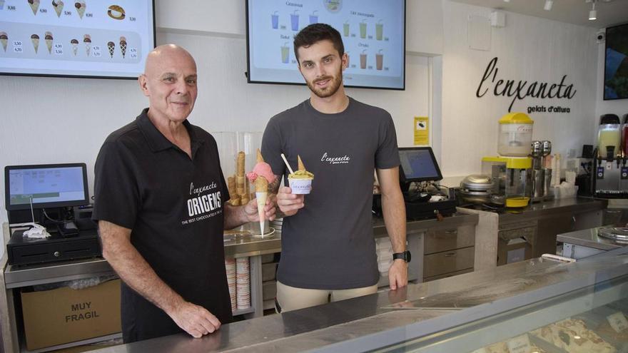 Gelats fets amb xocolates del món, un aparador únic a L’Enxaneta
