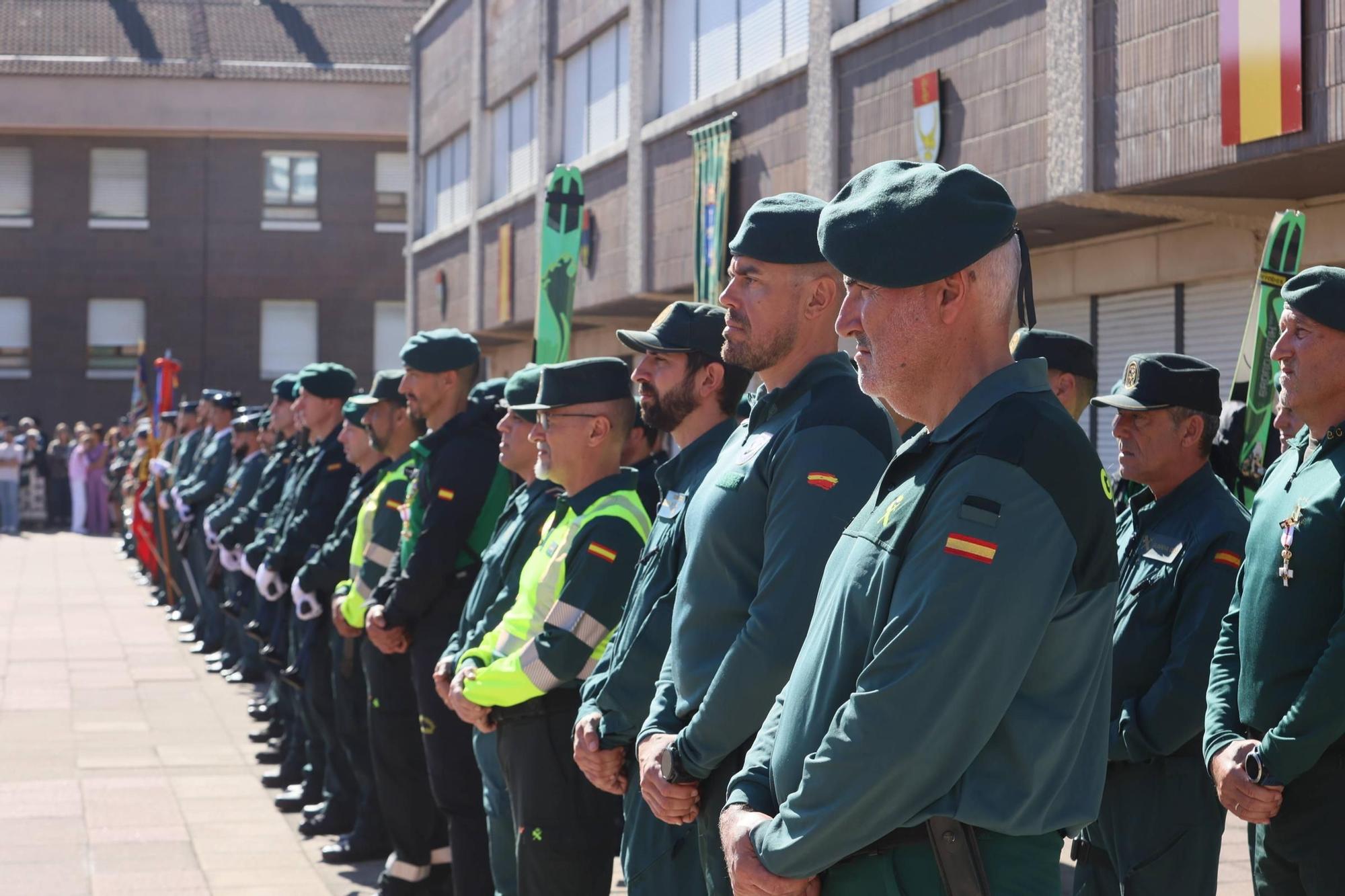 EN IMÁGENES: Desfile de la Guardia Civil en Oviedo por el día de la Hispanidad