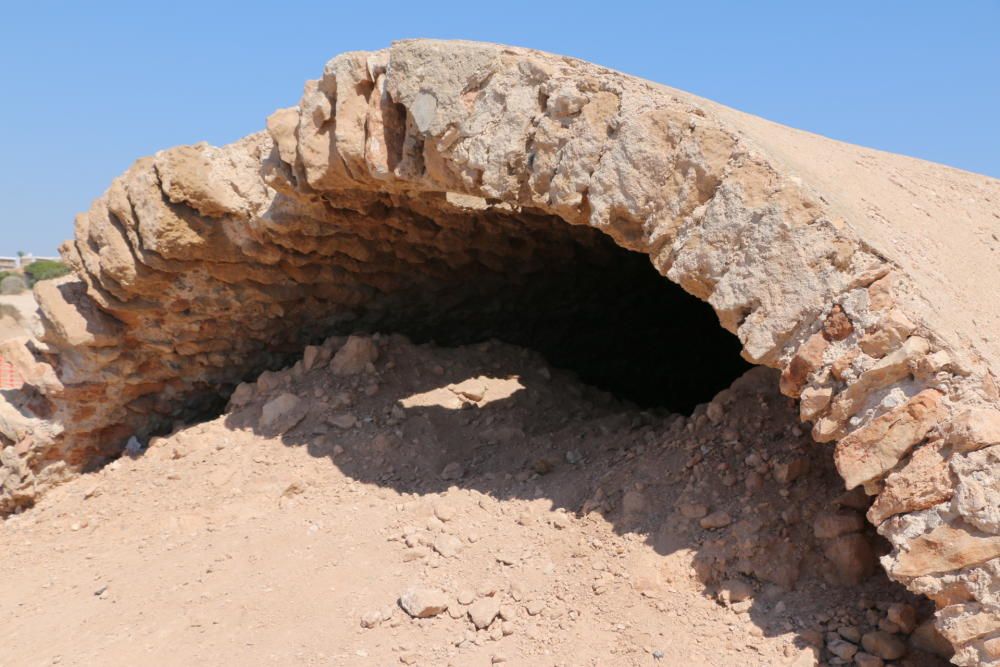 Visita de técnicos y ediles del gobierno local a la excavación del refugio