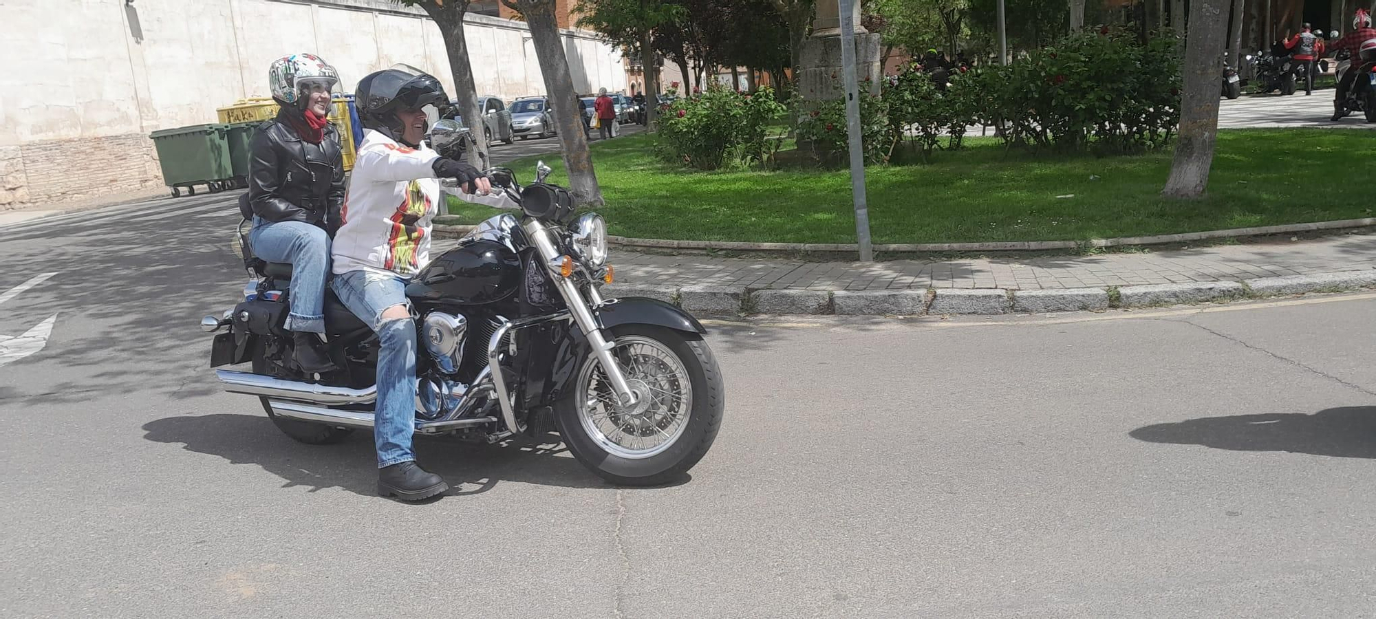 GALERÍA | La ruta de "Moteros de Nevera" de Fuentelapeña hace parada en Toro