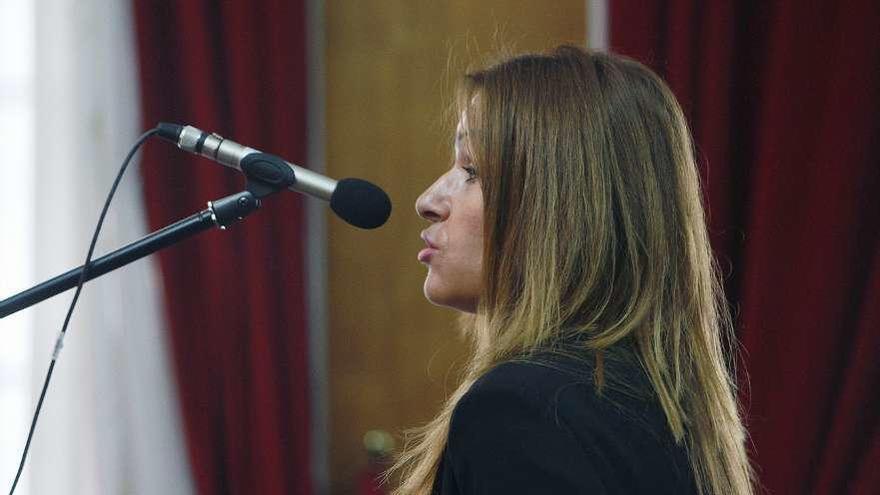 Eva María A. O., durante el interrogatorio en el juicio celebrado ayer en la Audiencia de Ourense. // I. Osorio