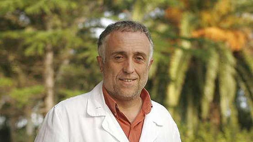 El psiquiatra Juan Carlos Díaz del Valle, en A Coruña. / fran martínez