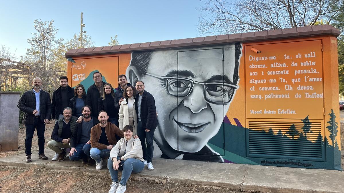 El mural ha sido pintado a cargo del grafitero local Grajo.