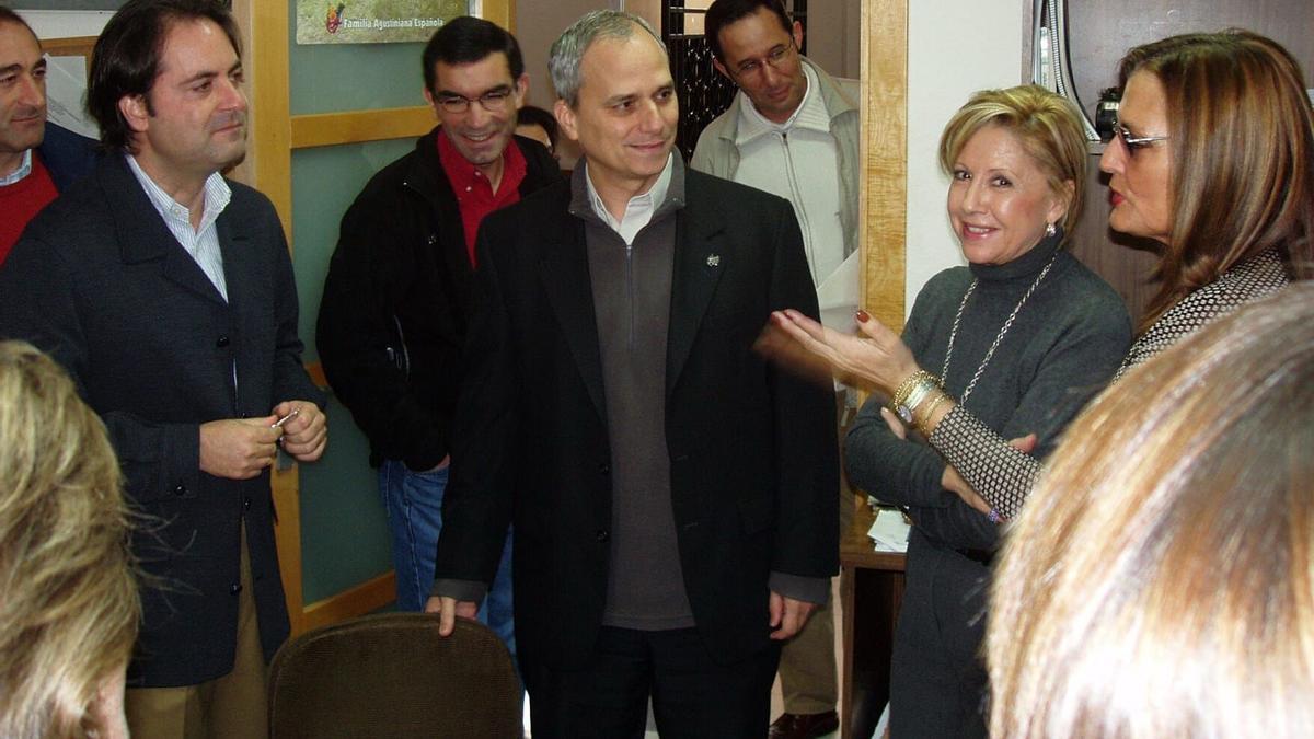 Robert Francis Prevost, el actual papa León XIV, durante una visita al colegio San Agustín, en Madrid (España).