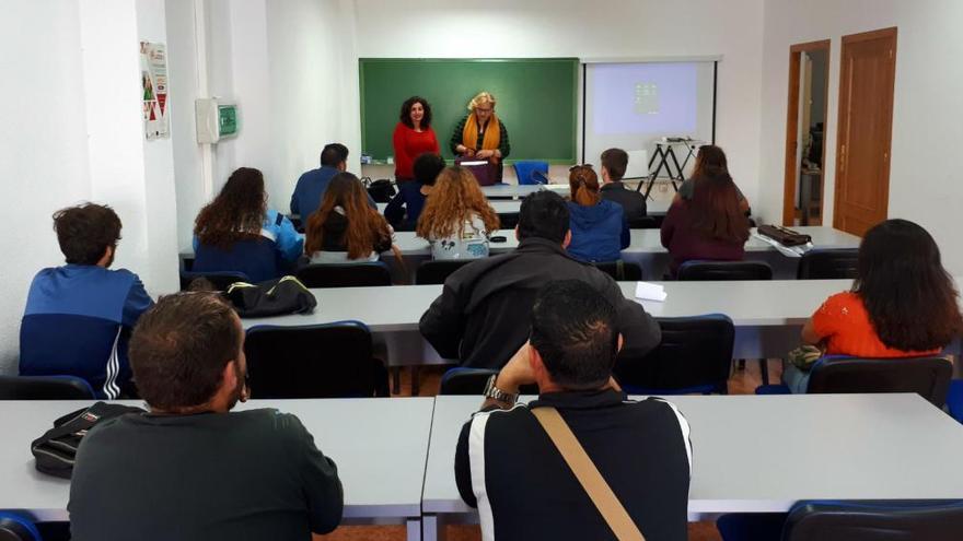 Un curso del CdT de Torrevieja para camareros interesa a 17 desempleados