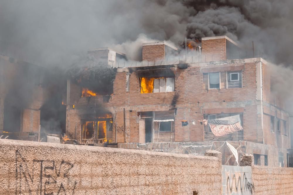 Incendio en un edificio okupado de Ibiza