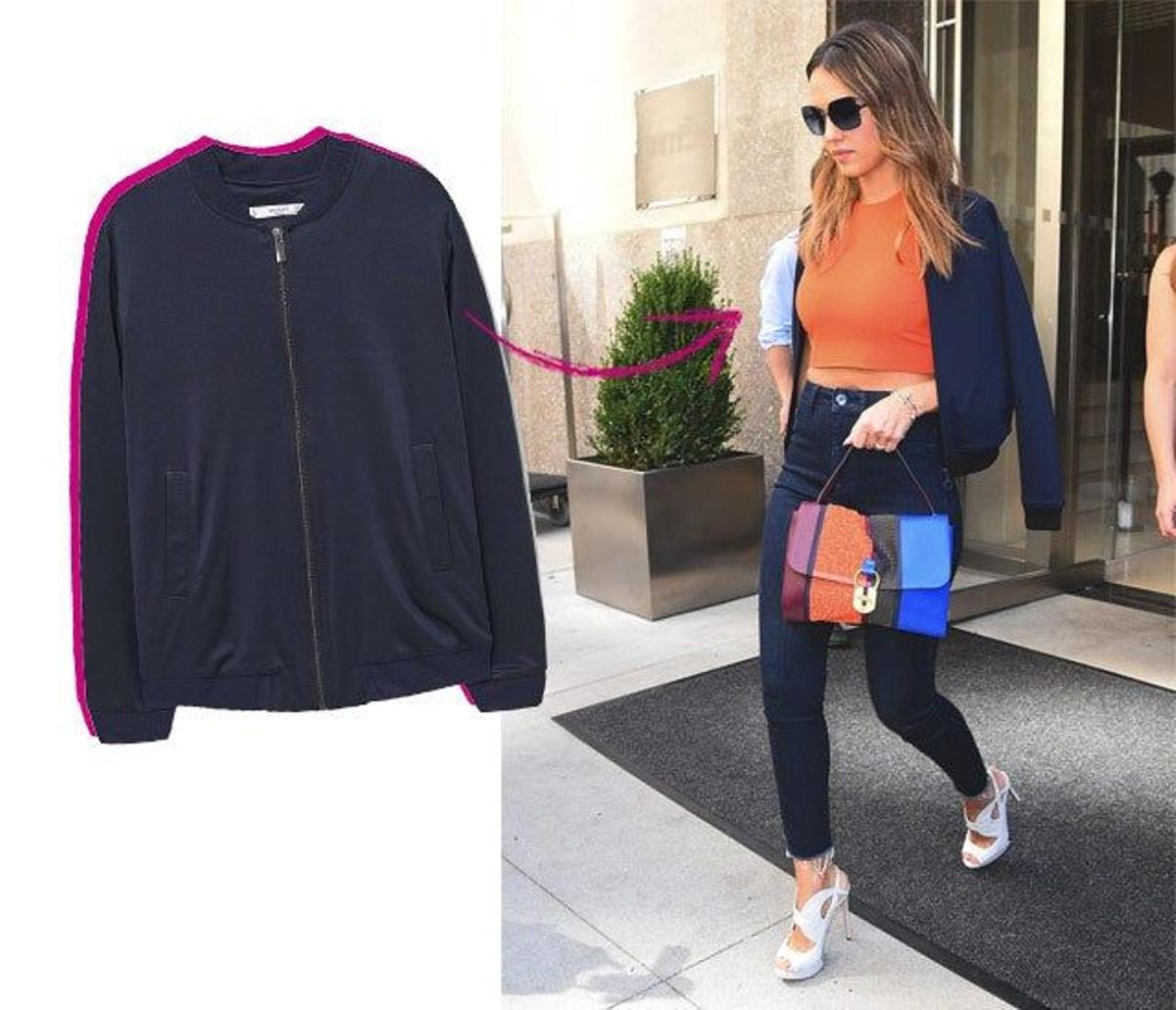 Jessica Alba, con bomber azul