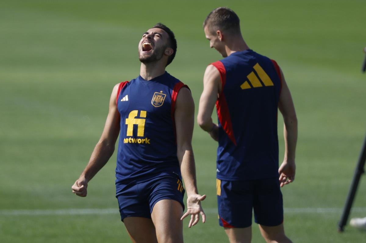 Eric Garcia, en un entrenamiento en Qatar