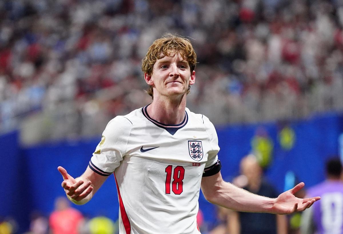 Gordon celebrando su gol contra Argentina