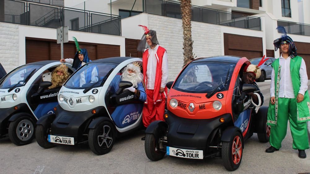 Los Reyes Magos visitan el colegio de Las Esclavas