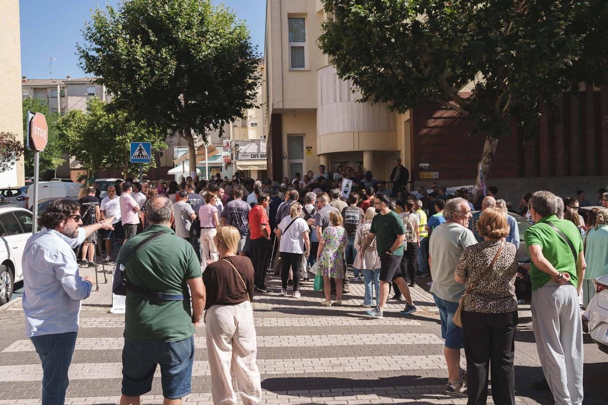 Fotogalería | Mérida arropa a Juan Carlos Nieto, el funcionario del SEPE expedientado por atender sin cita previa Fotogalería | Mérida arropa a Juan Carlos Nieto, el funcionario del SEPE expedientado por atender sin cita previa