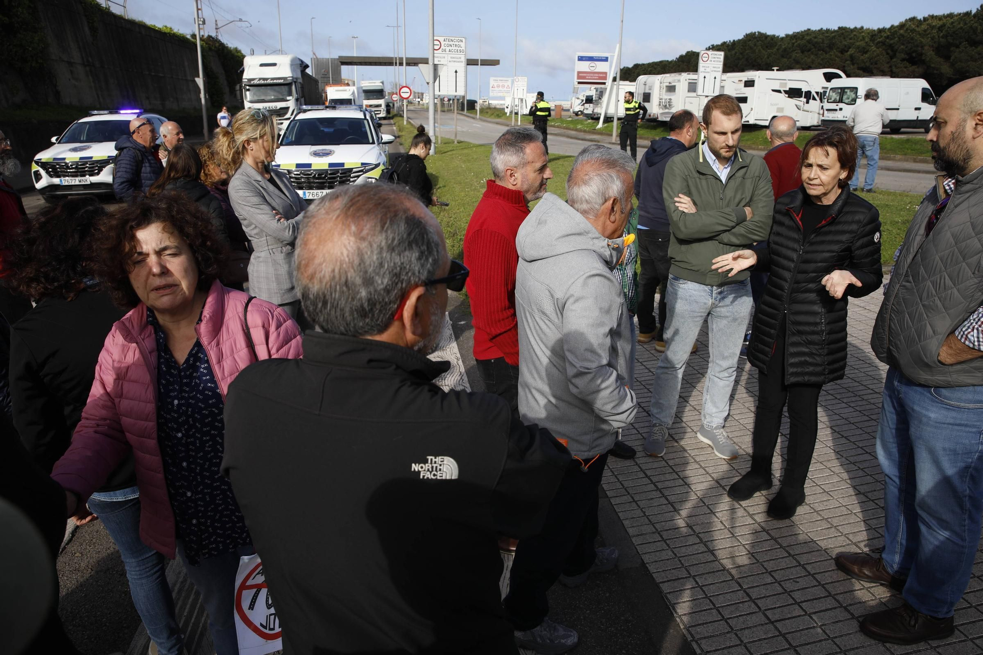 Gijón inicia las movilizaciones tras el enésimo fiasco con el vial de Jove