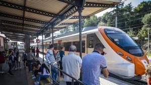 El Govern rebutja denunciar Renfe i Adif pel caos de Rodalies malgrat la petició del Parlament