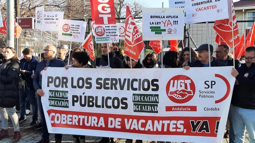 UGT denuncia que hay 100 puestos sin cubrir en centros educativos de Córdoba