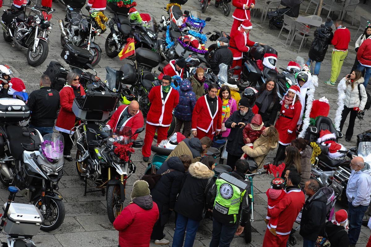 Zamora. Plaza Mayor. Papanoelada motera.