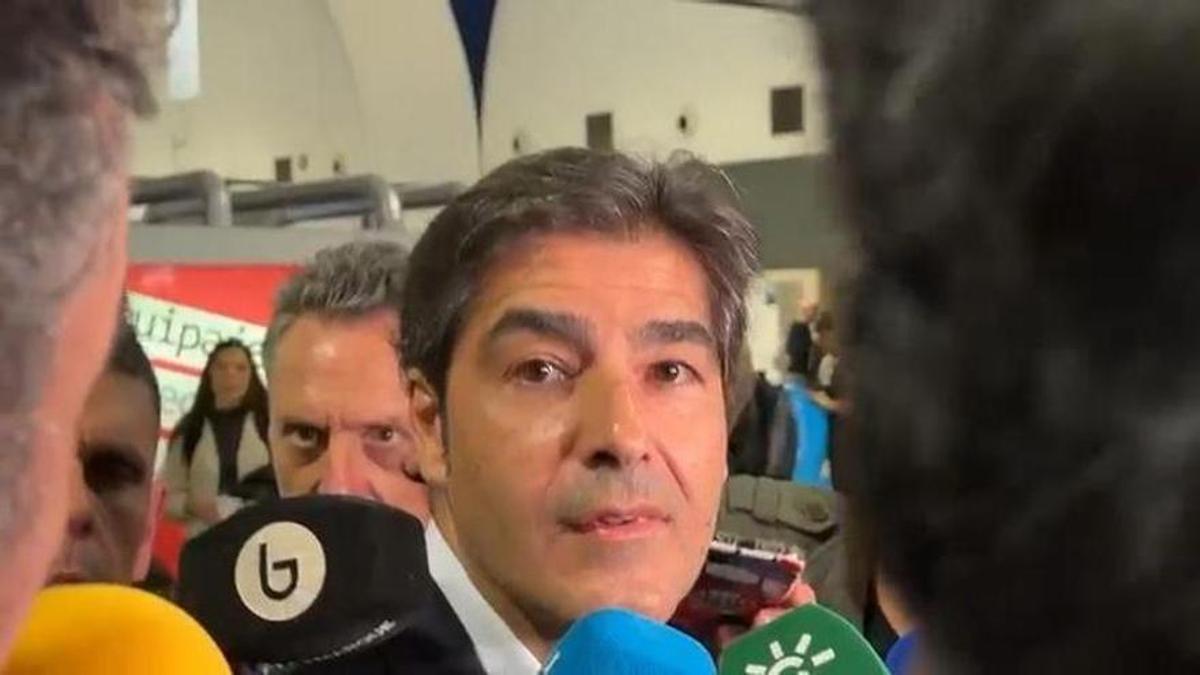 Vídeo | Ángel Haro, presidente del Betis, muestra su descontento con Bakambu y con la Federación de Congo