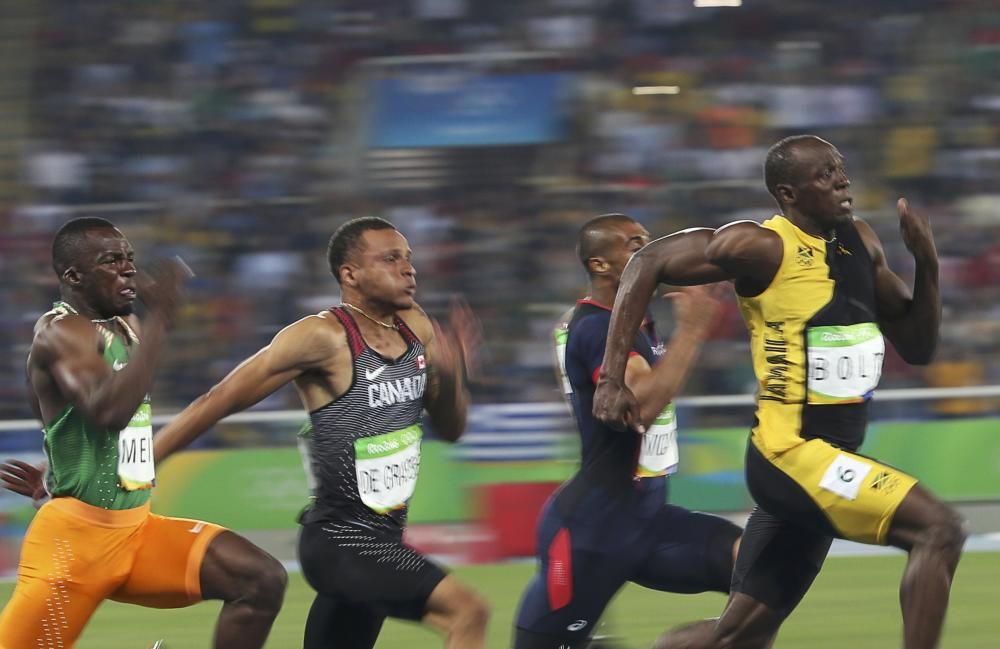 Bolt durante la final de los 100 metros lisos