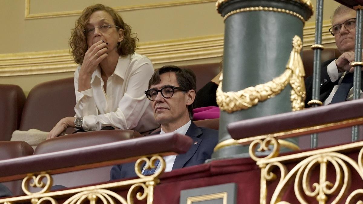 El líder del PSC, Salvador Illa, durante la sesión de investidura de Pedro Sánchez en el Congreso