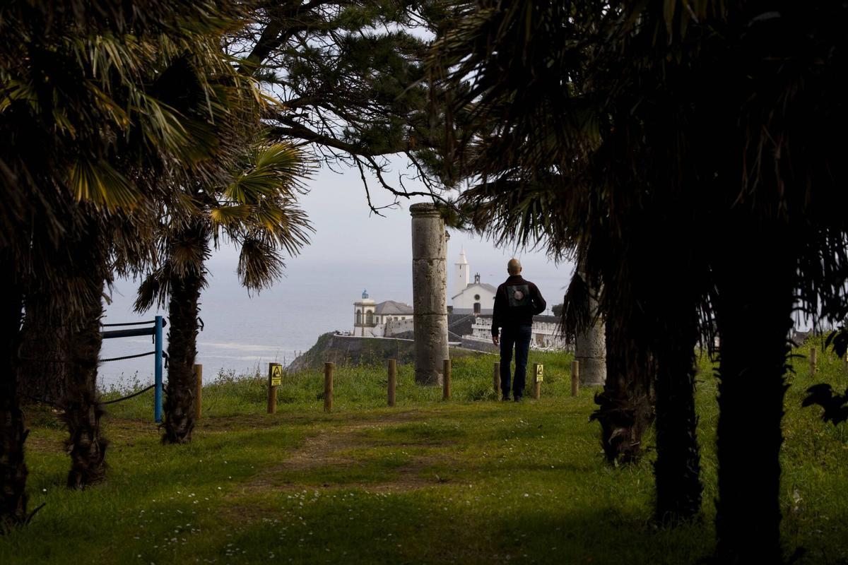 EN IMÁGENES: Así es el bosque-jardín de Luarca EN IMÁGENES: Así es el bosque-jardín de Luarca
