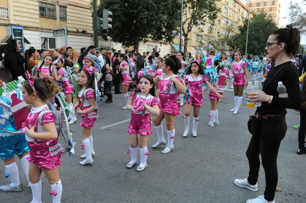 Vistabella saca su carnaval a las calles