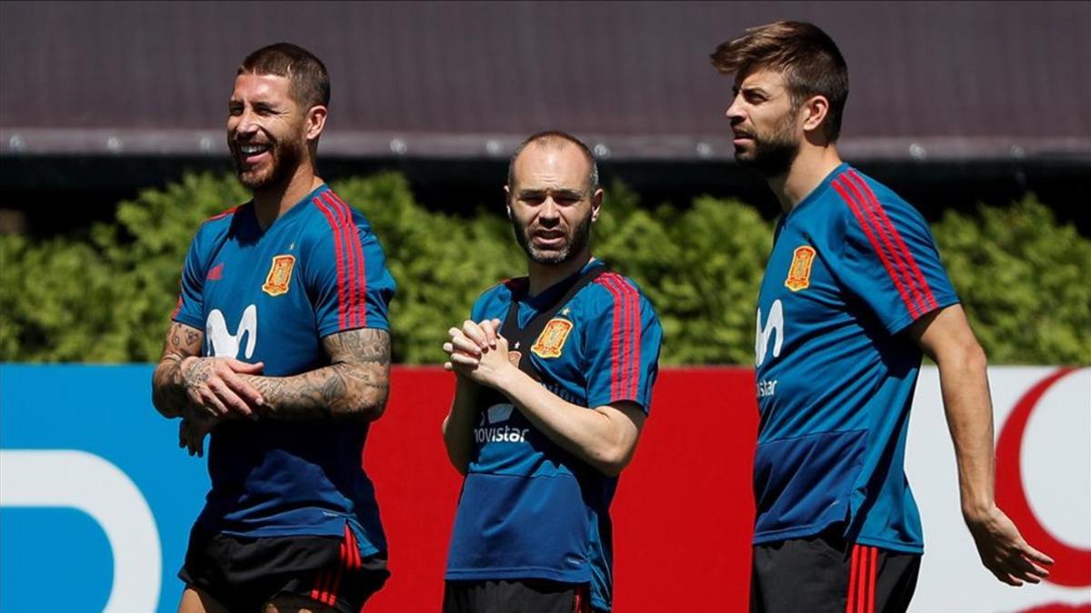 Ramos, Iniesta y Piqué, listos para empezar a competir