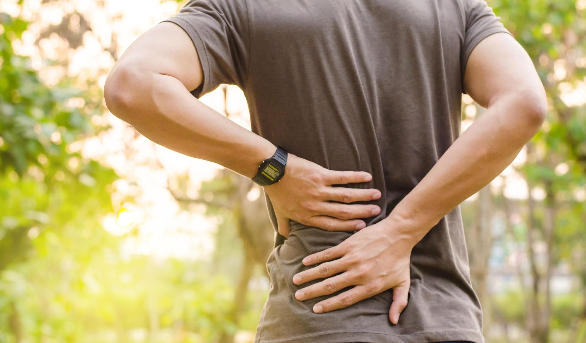 Cinco hábitos que agravan el dolor de espalda: evite estas posturas y  acciones diarias