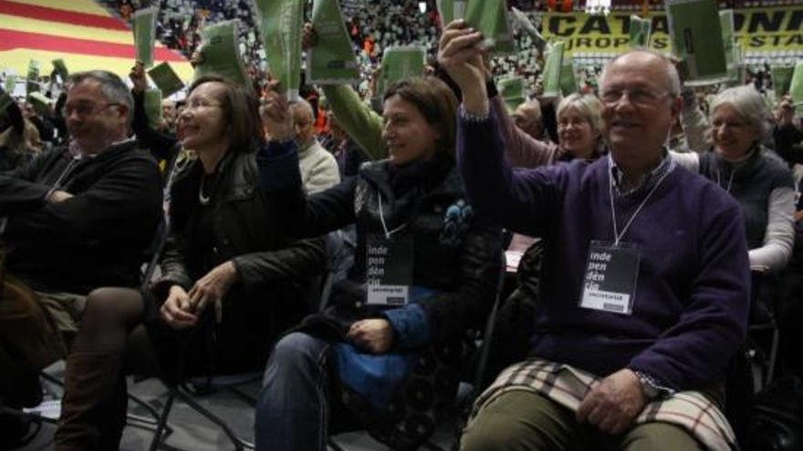 La presidenta de l&#039;ANC, Carme Forcadell, i l&#039;exconsellera Montserrat Tura