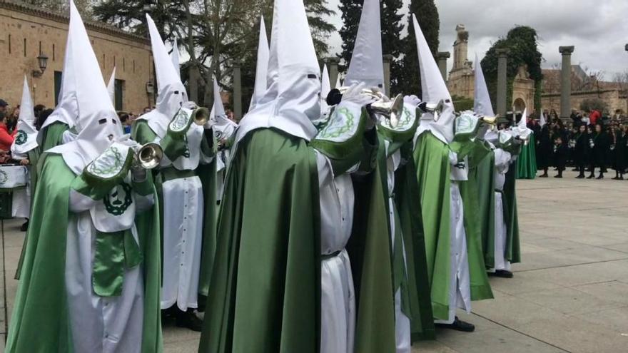 Entrada de la banda de la Cofradía de la Esperanza en la Catedral