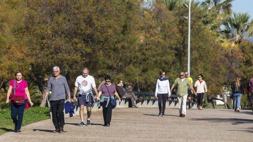 El sol de diciembre anima el &#039;minipuente&#039; turístico