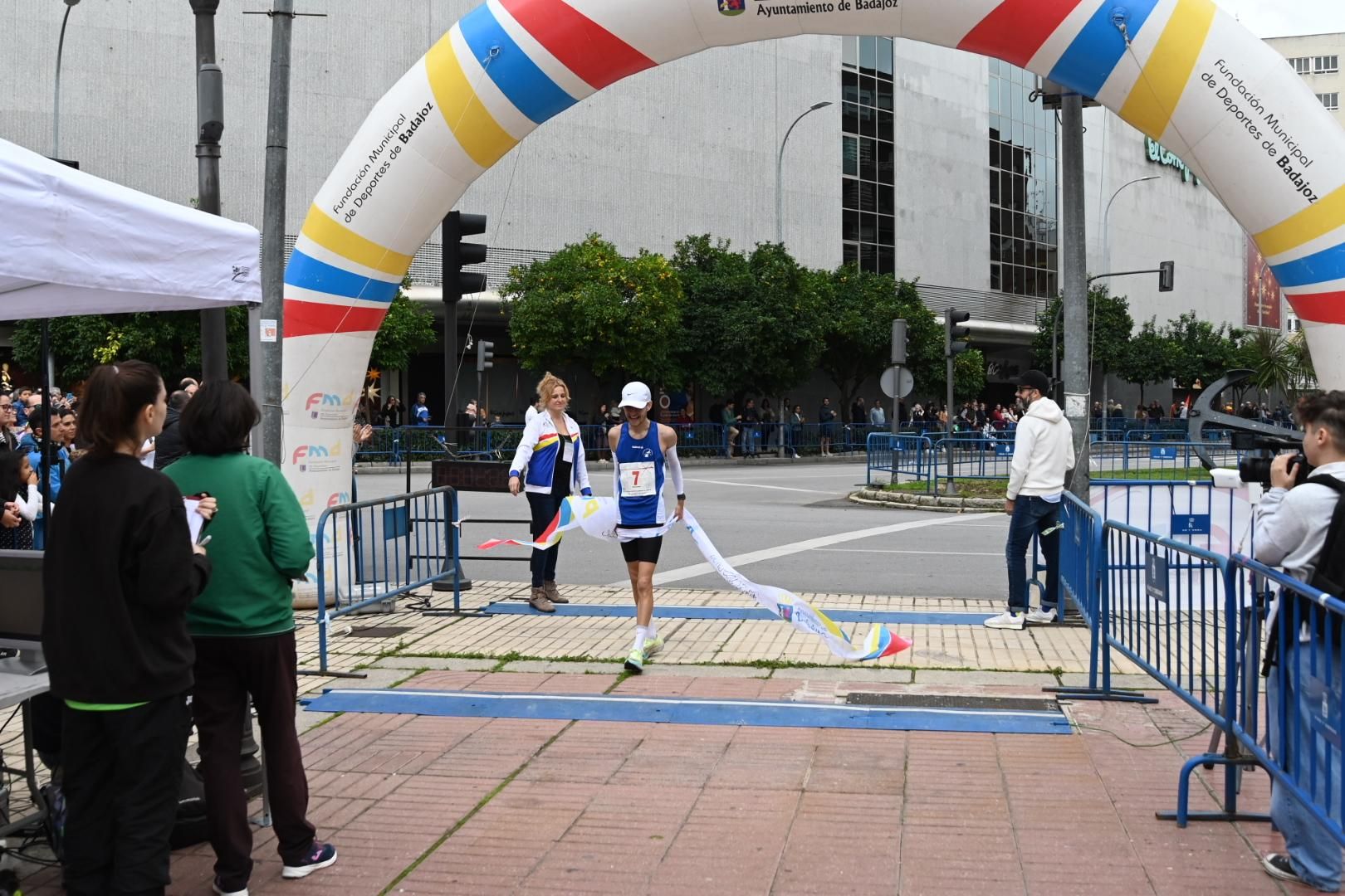 GALERÍA | Alexandre Miguel Carrilho y Gema Martín ganan el medio maratón Elvas-Badajoz