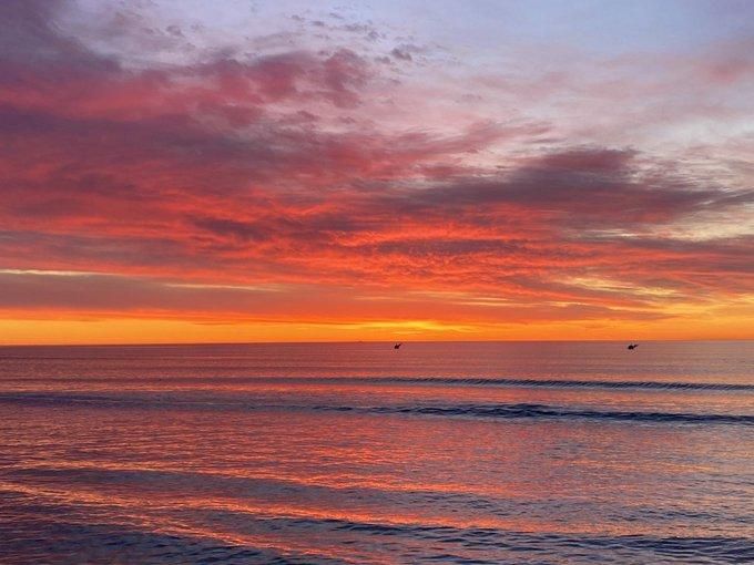 Los cielos de rojo intenso registrados esta mañana en València.