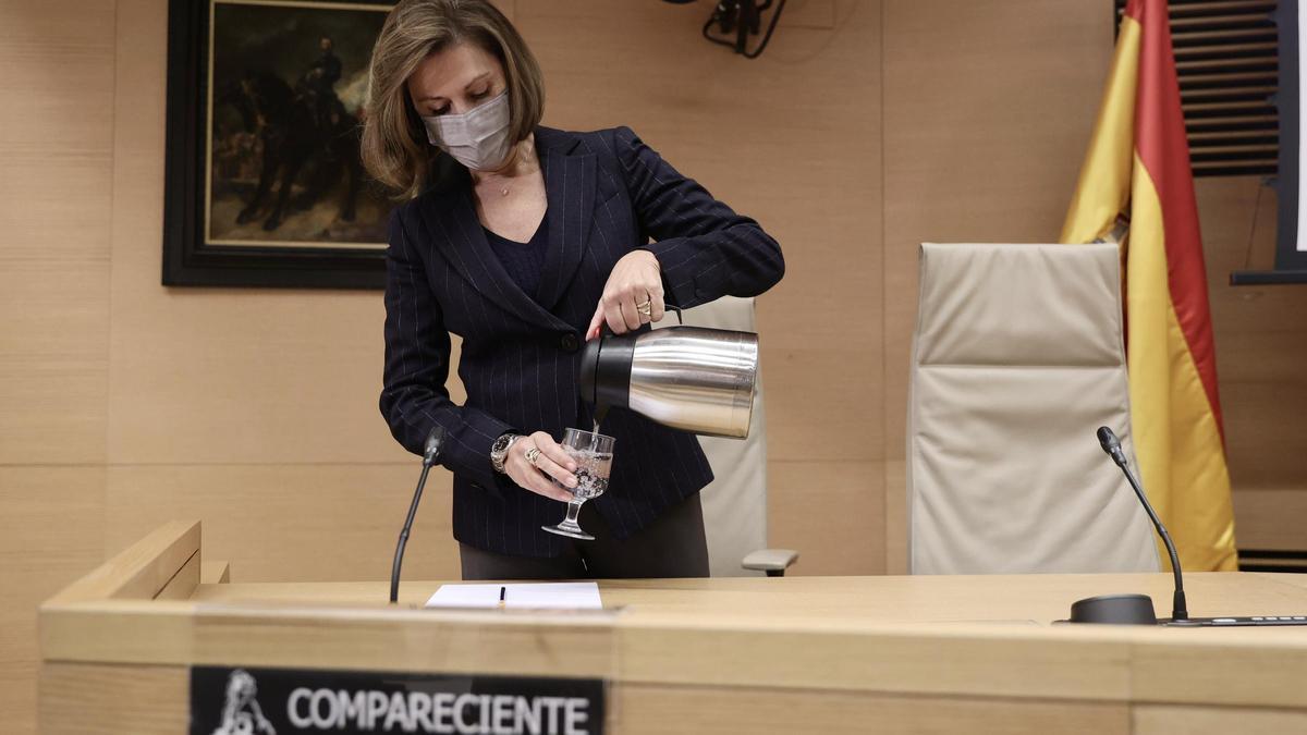 La ex secretaria general del PP y ex ministra María Dolores de Cospedal a su llegada a la Comisión ‘Kitchen’.