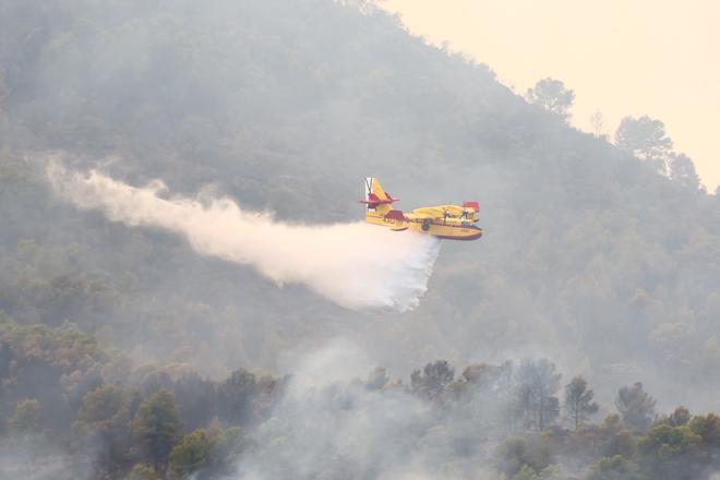 El incendio de la Vall d'Uixó llega a su quinto día sin garantías de estabilización por la meteorología: "Vamos con retraso"