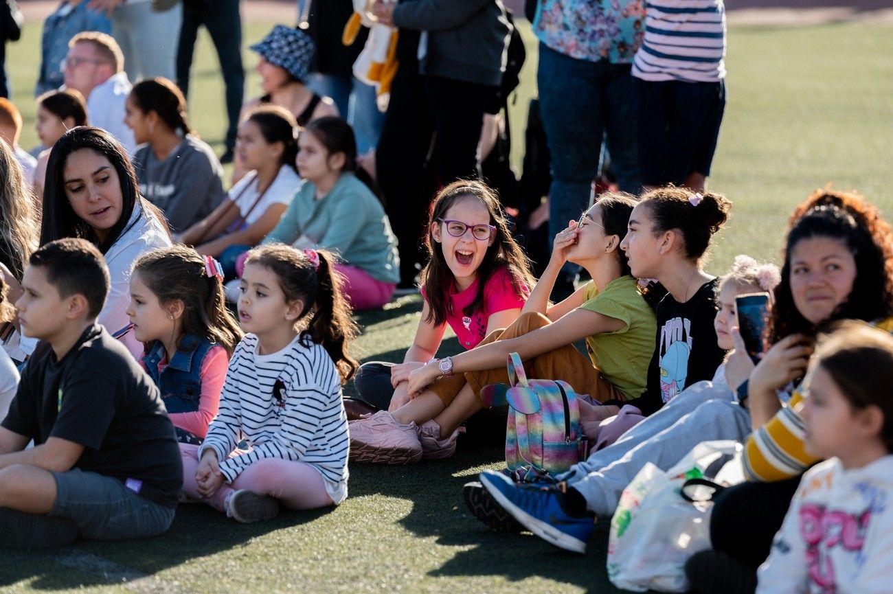 Miles de personas llenan de ilusión el Estadio de Barrial en la llegada de los Reyes Magos