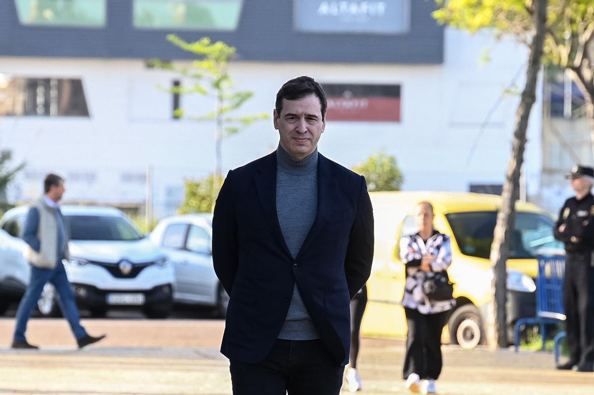 La jutge de Badajoz obre judici contra el germà de Sánchez i el president de la Diputació de Badajoz per prevaricació i tràfic d’influències La jutge de Badajoz obre judici contra el germà de Sánchez i el president de la Diputació de Badajoz per prevaricació i tràfic d’influències