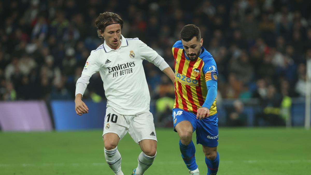 Modric y Gayà, en el Bernabéu