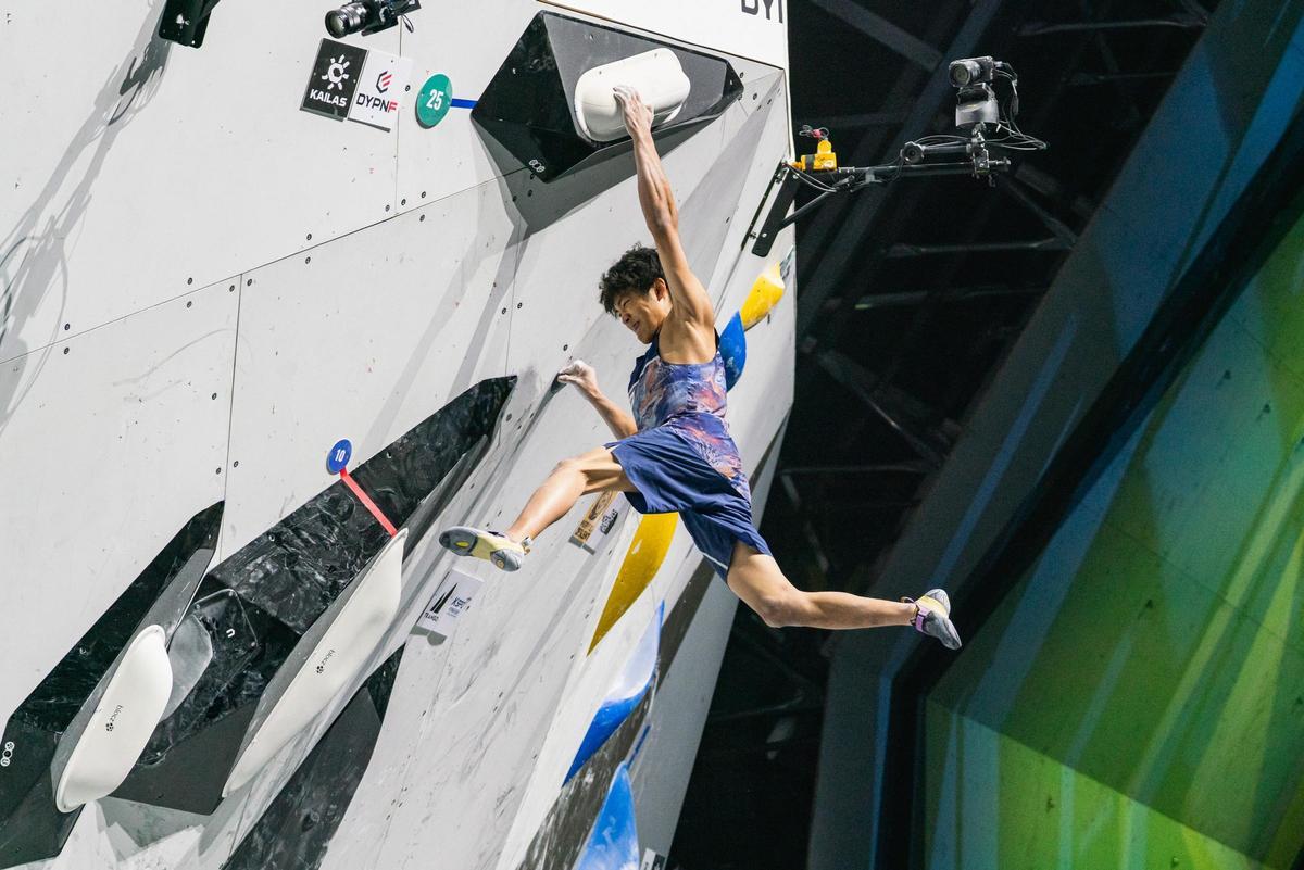 World Climbing FSC125586  Boulder. Sorato Anraku