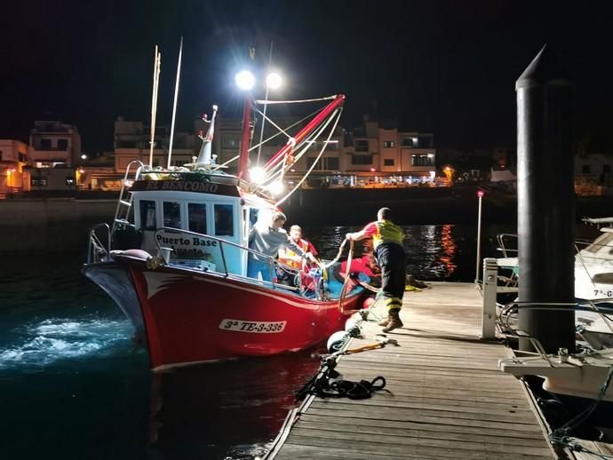 Búsqueda de un hombre en la playa de Guayedra