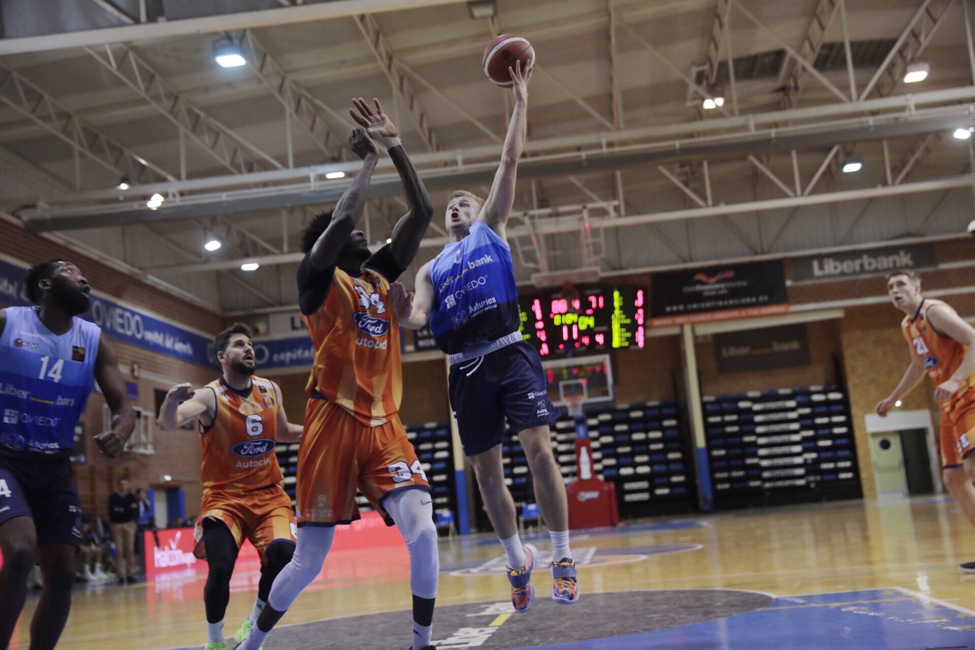 El Liberbank Oviedo Baloncesto gana por 90-73 al Tizona Burgos