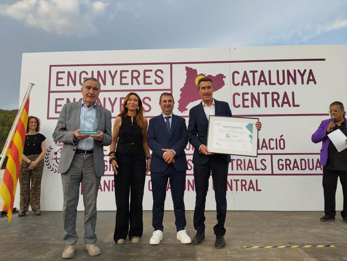 Lliurament del reconeixement a Grup Carles