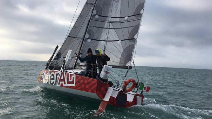 Óliver Bravo de Laguna y Andrea Fornaro, a bordo del &#039;Sideral&#039; durante la prueba celebrada en Italia.