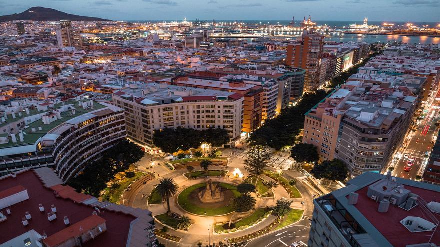 &quot;Díganme la hora para poder echar un polvo en mi casa en condiciones&quot;: la batalla en &quot;el edificio del amor&quot; de Las Palmas de Gran Canaria