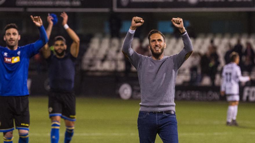 Planagumà celebra la victoria de Castalia junto a Benja y Jona