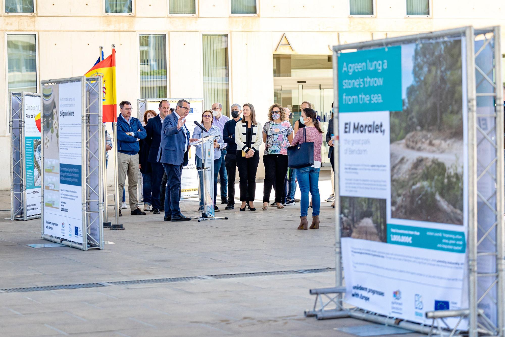 Una exposición al aire libre recoge en ocho paneles los proyectos que integran la EDUSI (Estrategia de Desarrollo Urbano Sostenible e Integrado).