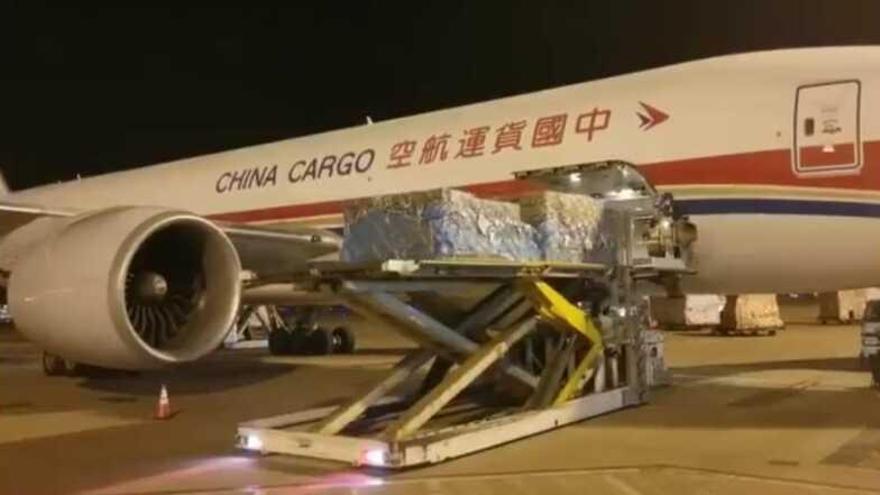 Aterriza en Zaragoza un avión procedente de China con 500.000 mascarillas