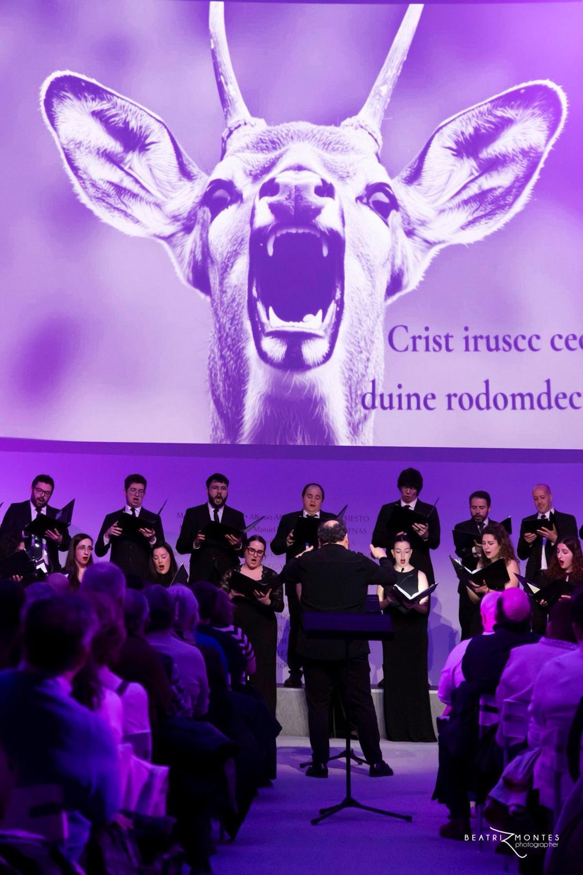 El coro de Luanco El León de Oro le grita al silencio
