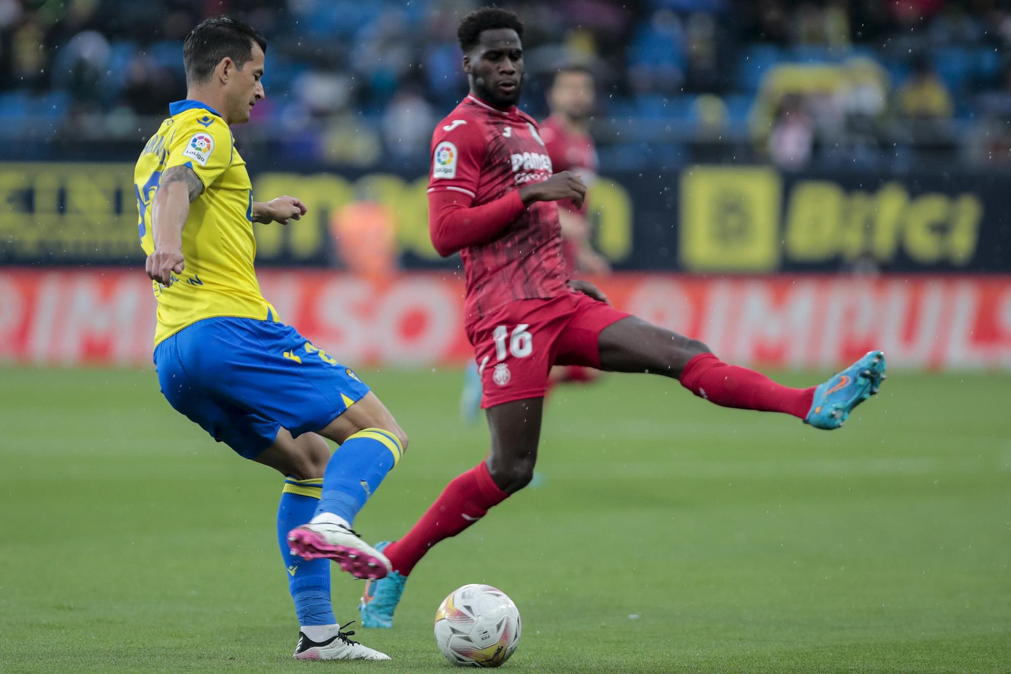 El Cádiz y el Villarreal empatan a cero en el descanso