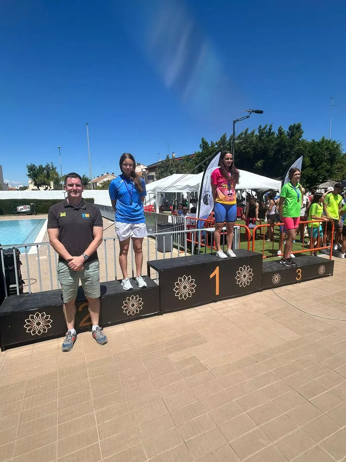 Una nadadora de Xàtiva consigue tres medallas en el campeonato autonómico