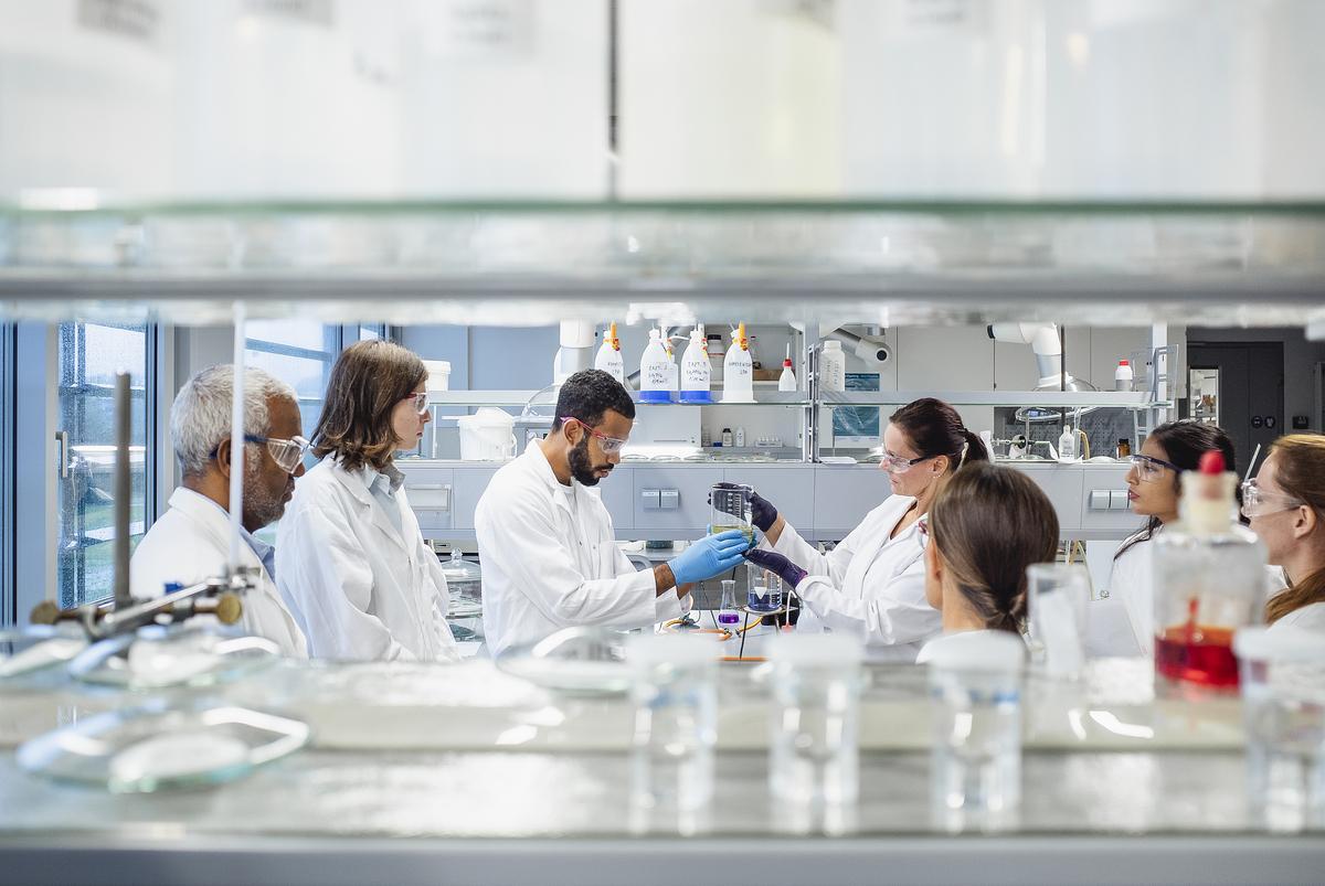 La Asociación Española Contra el Cáncer lleva más de 50 años impulsando la investigación.