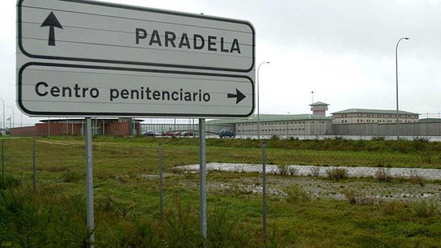 Cartel que indica las instalaciones del centro penitenciario de Teixeiro, en A Coruña. / carlos pardellas